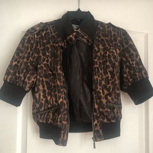 Cropped leopard jacket